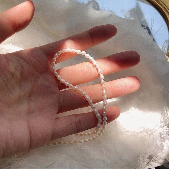 CLOSING SALE! ✨Irregular shaped Pearl Necklace - Picture 7 of 8